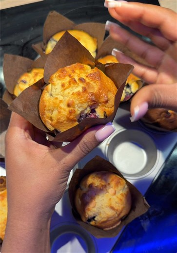 First time making muffins for a friend. 🧁 I think I might have found a new hobby. How did I do? . . #baking #firsttime #muffins #jeunpelumi #recipe