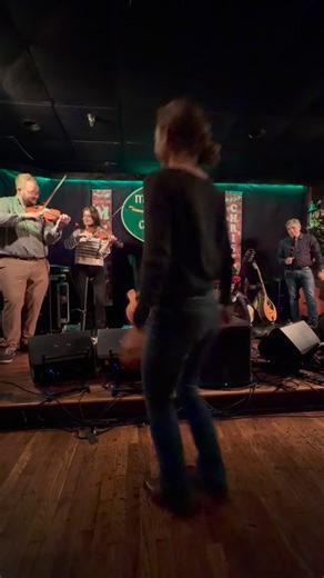 New Year’s Day 🍀✨ Music by @talya_kay and @dylanfoleymusic 🎻 I tried to do Irish “Sean Nos” dancing, but I accidentally did a little clogging 😆 📍 @mcnamaras_irishnash #seannos #irish #flatfoot #buckdance #clogging | Hillary Klug