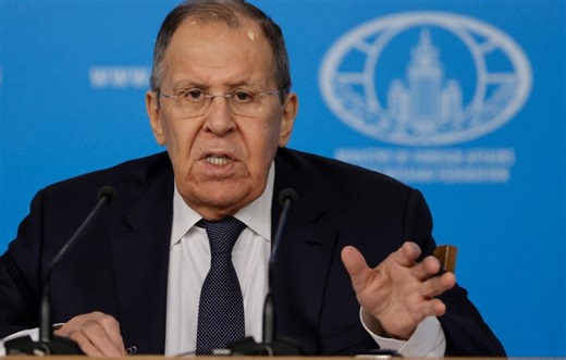 Guerre en Ukraine : Le ministre russe Lavrov invite Macron à appeler Poutine et dénonce sa « diplomatie pathétique »