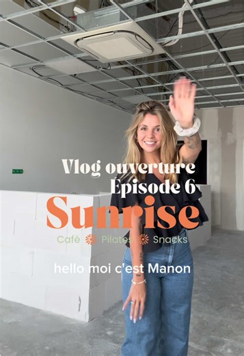 Sixième épisode des coulisses de Sunrise ✨ La cuisine commence à prendre forme… voir les choses se concrétiser, ça rend le projet encore plus réel 🤍 Je vous partage le planning des cours dans la semaine, pour que vous puissiez déjà vous projeter. J’aimerais évidemment que tout aille plus vite pour pouvoir vous rencontrer au plus vite… mais certains délais sont indépendants de ma volonté et prennent un peu plus de temps que prévu. On avance, étape par étape 🌅 Merci d’être là pour suivre l’avent