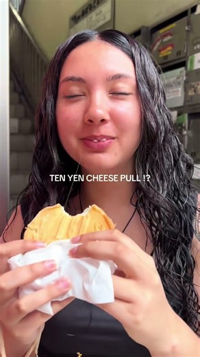 The cheese stretching failed#cheesetok #funny #funnyfails #funnyvideos #funnymoments