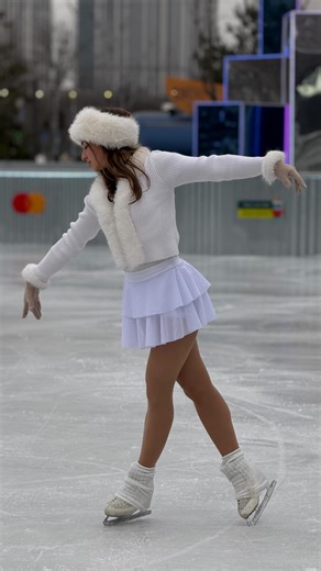 Eliza | Ice skating coach on Instagram: "New tutorial for camel spin💖 let me know if you tried! #iceskating #iceskatingcoach #skatingtutorial #coach #figureskating"