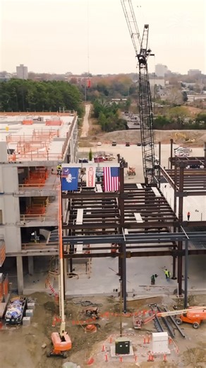 USC School of Medicine Columbia on Instagram: "“It should be our extraordinary teamwork that we remember as the creator of this building for our citizens, our university, our students, our faculty and our researchers. Fostering health and hope for South Carolinians for decades to come.” - @uofsc architect Derek Gruner We celebrated the ‘Top Out’ of our new SOMC facility at the USC Health Sciences Campus today, as the final major beam was hoisted into place. It was a beautiful afternoon to celebr