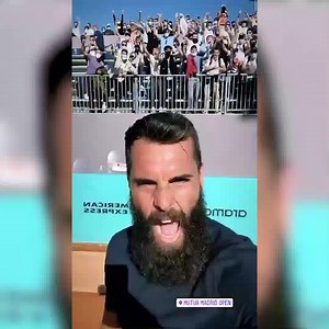 🇫🇷📽 Des nouvelles de Benoît Paire. Mais cette fois, c'est pour célébrer une victoire ! ► buff.ly/3nONVOL 💪 Car oui, le Français a retrouvé la victoire, et donc le sourire à Madrid. Et en plus, il a célébré ça avec des supporters présents sur place. Et ça, ça donne de belles images les types. | Moscato Show RMC