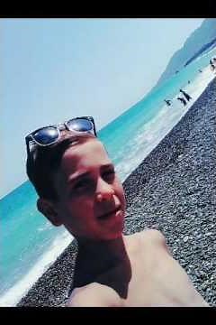 Le plus beau garçon du monde agēe de 12 ans