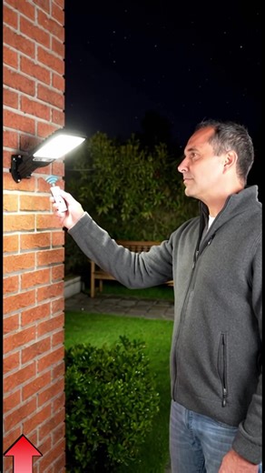 Lámpara Solar LED Exterior: Ilumina Tu Patio sin Esfuerzo