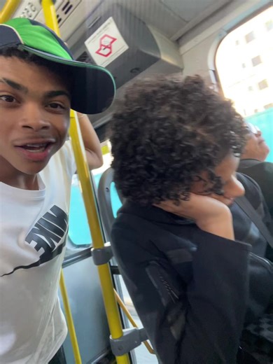 Vídeo de Vk02🙈 (@vkmidia__) relacionado a Love songs