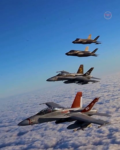 Breathtaking Fighter Jets in Perfect Formation 😱 | US Military News