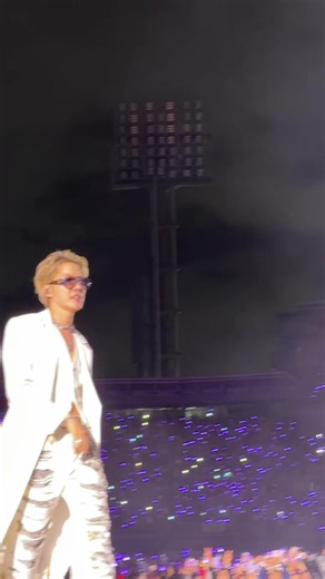 J-Hope's 'Parati' Performance at the BTS Arirang Tour ☀️