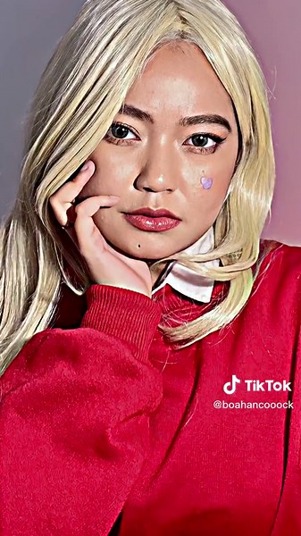 Shelly Windbreaker Cosplay: Embracing the Cosplay Culture with Shelly's Oversized Sweater