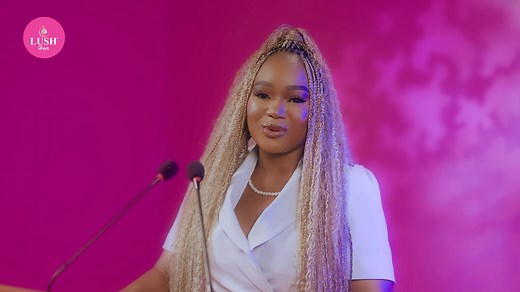 75K reactions · 159 shares | The hair, the poise, the energy confidence is in how you carry it all殺Confident women show up knowing who they are!Who are YOU when you step out? Tell me in the comments#Lushhair#BeConfident | LUSH HAIR | Facebook