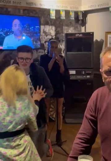 Book Your Event Singer for Unforgettable Moments