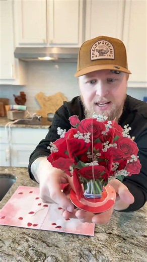 Hands down the best V Card! #valentinesday #giftcard #valentine #tiktokshopcreatorpicks #flowers
