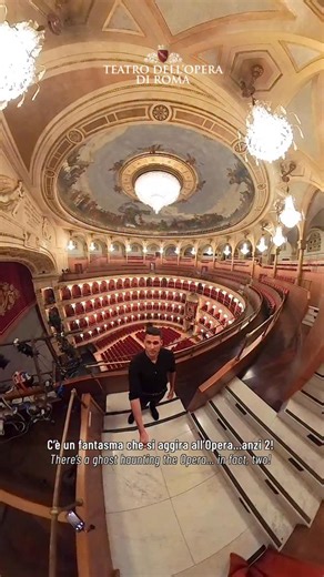 A Roma non ci accontentiamo del fantasma dell’Opera: noi di spettri ne abbiamo ben due! 👻👻 “The Turn of the Screw”, l’opera di Benjamin Britten in scena dal 19 al 28 settembre, trasforma in teatro musicale un’avvincente ghost-story di Henry James. Il musicologo Giuliano Danieli ci racconta tre cose da sapere per prepararci all’ascolto e alla visione. Video di @giuliano_danieli_ Foto di copertina di Fabrizio Sansoni —— BRITTEN: “THE TURN OF THE SCREW” (IL GIRO DI VITE) 19 – 28 settembre 2025, T
