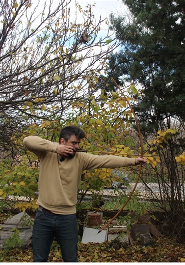 Fabricación de un arco largo de olmo: Proceso paso a paso