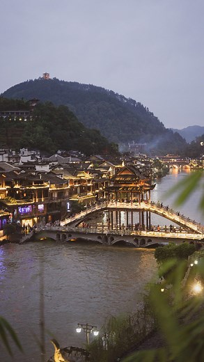 Phoebe 妍珺 on Instagram: "The best kind of solo trip - me, my camera and a charming destination 📷 📍凤凰古城Phoenix Old Town, 湖南Hunan #china #china🇨🇳 #chinatravel #travelphotography #travelblogger #oldtown #chineseculture #中国 #hunan #traveler"
