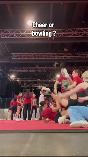 strike !! 🎳 #strike #failfriday #cheerleading #unicheer #fail