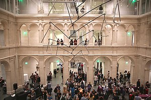 Student Late Night welcomes students with food, music, and art