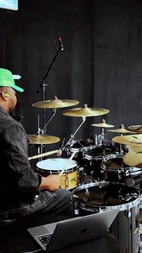 @d4c_zionboi Playing to “What A Mighty God We Serve” #drumcover #drumcommunity #beat #dailydrumcontent #groove