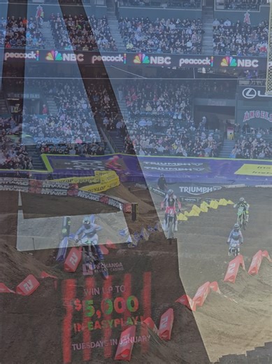 Just as it was when I was a kid inside the camper shell on top of an '85 F250 before there were any seatbelt laws, he'll sometimes we would ride in the back of it when the shell wasn't on and the cops had nothing to say about it when I was a kid 🤭 Back in the 80s and 90s, Angel Stadium always brought joy and I hope that's something Southern California will always be able to enjoy 😉 Being here brought back many great memories, like doing burnouts down this freeway when I had my Dyna.. or when I