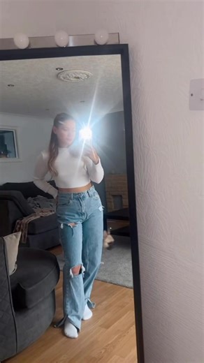 No one talks about postpartum weight gain, it’s happens to so many people and we hide it. We grew a baby for 9 months and our bodies change so much. Everyday I look back at old pictures of myself and just compare, but I need to remember I’m only 11 week postpartum and one day I’ll get to where I was. #postpartum #weightgain #firsttimemom