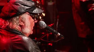 Focus - Eruption - Live in Niterói 2017 https://youtu.be/kVXhVUz7efM Flute, Vocals, Hammond – Thijs van Leer Drums – Pierre van der Linden Guitar – Menno Gootjes Bass – Udo Pannekeet Recorded 14th september 2017 at Teatro Municipal João Caetano, Niteri, RJ, Brazil. | Progressive Rock Land