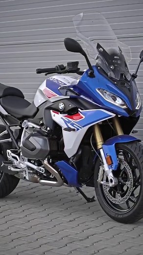 3.3K views · 84 reactions | R1250 RS with Dominator HP6  BMW R1250 RS - sound with Dominator HP6 Titanium muffler #dominatorexhaust #bmw #r1250rs #titanium #carbon #motorcyclesound | Dominator Exhaust System | Facebook