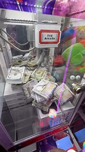 The Cash Machine 😂 #viral #clawmachine #arcade #money #cash #iphone #lifehack #lifehacks | TYE Arcade