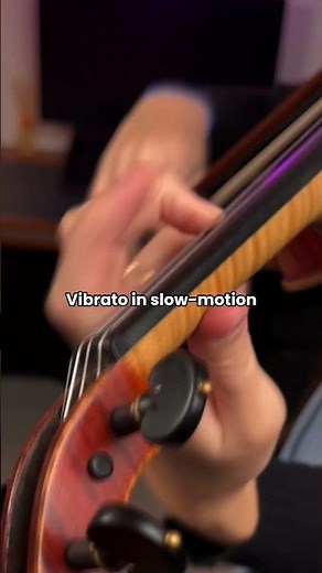 Vibrato in slow-mo 🎻 #violinist #violin #violinlessons