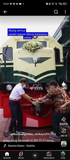jedag jedug lokomotif cc 201 77 17 vintage VS cc 206 13 97 @BusSoangHideungMsmAsyrofCh_016 terus ya
