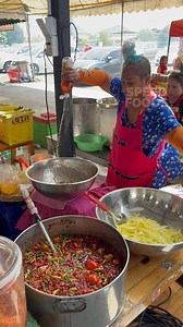 Grandma making mango and corn salad at the weekend market 📍J Deang Salad Bangkok and other province #foodie #food #reels #yummy #delicious | SpeedFoods