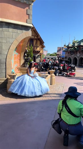 Cuando celebramos la quinceañera de mi hija en Disneyworld @Disney Parks #quinceañera #quince #quincedress #disney #disneyworld #disneyparks #cinderella #peterpan #disneyland #disneytiktok #disneyprincess