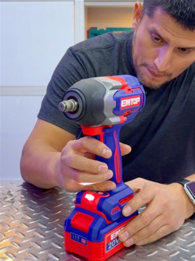 #ECIWL2085🚨 ¡850 Nm de pura potencia! 🔥🔩 Afloja las tuercas más difíciles sin esfuerzo con la Llave de Impacto Inalámbrica EMTOP 20V. Motor brushless, 3 velocidades y rendimiento profesional para los trabajos más exigentes. 💪⚡ #emtop #llavedeimpacto #850nm ##HerramientasProfesionales #itoolsstore #oferta #ventas