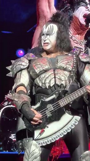 Kiss- Gene Simmons Close-up Tampa 10-9-21 FULL 4K shot!!