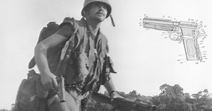 Why Did Officers Carry Pistols And Not Rifles Into Battle?