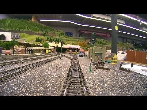 Model Railway under Construction - Cab Ride and Train Driver ‘s View
