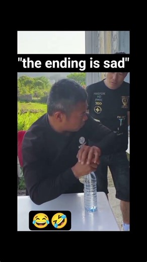 who has a friend like this 🤔😅 #funny #comedy #humor #prank #lucu #prankvideo #foryou