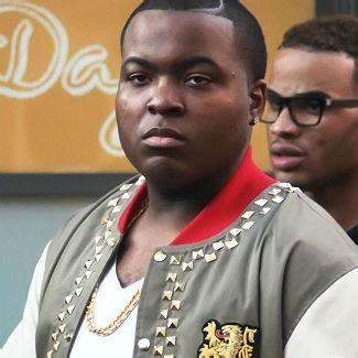 Sean Kingston warns fans of sharks in streets after Hurricane Sandy