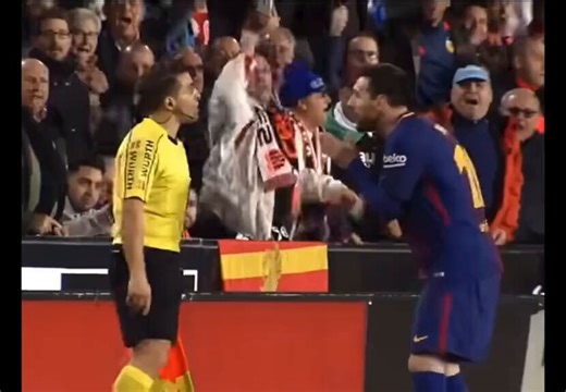 So if Barcelona paid referees back then, how is this not a goal? The referee even decided not to check VAR despite everything the players said. We lost the league because of this one incident.Look at Messi, he was really hurt 😭