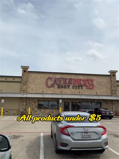Aprovecha la venta de liquidación de Cavender's