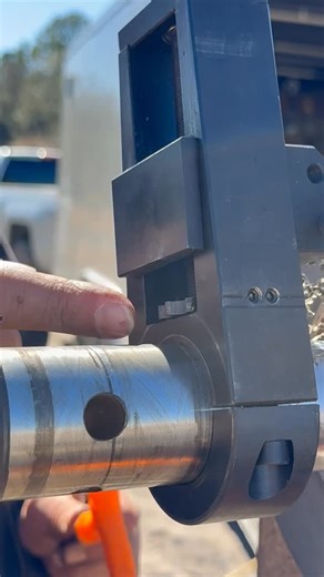 Mobile Machine Source (MMS) on Instagram: "Reason explaining how the facing tool works🦾🤘🏻 #lineboring #spower #facing #mms #bluecollar"