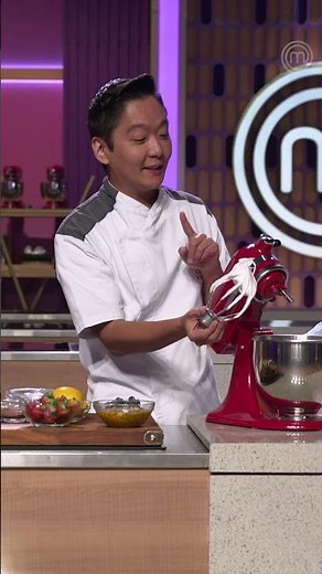 PAVLOVA da Pom Pom with Bluey and Bingo | MASTERCHEF