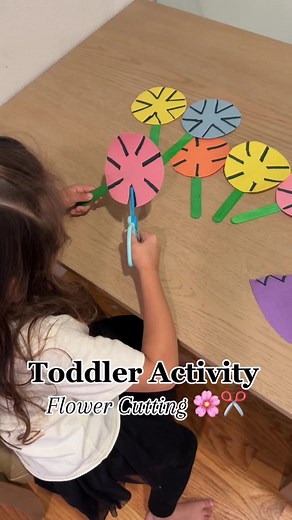 Toddler Flower Scissor Practice: Easy Spring Activity