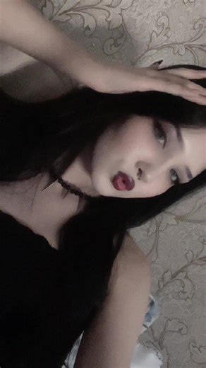 Exploring Gothic Vampire Aesthetics