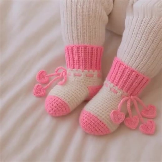 Crochet Baby Socks Pattern | Newborn Booties PDF | Ribbed Cuff Baby Shoes | Easy Crochet Pattern | Digital Download 5 Languages - Etsy