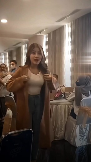 Ghea Youbi Hot Dance Moves | Goyang Dayung | Konser Terhot