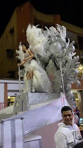 Esto es carnaval, pluma, brillo, show🎭😍 | Manuela Torres González