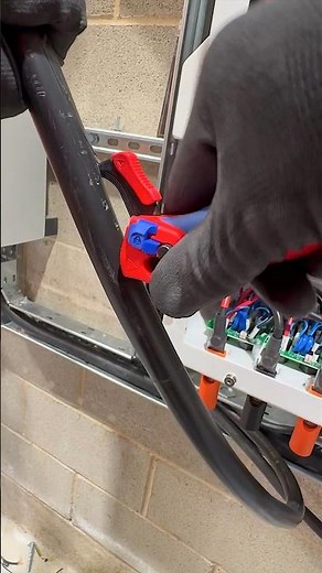 NEW Cable Stripping Knife from KNIPEX.