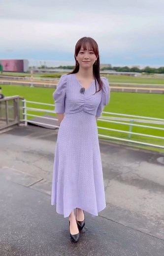 森香澄(もりかすみ) | . 最近、どういうポーズをすればいいか分からなくなってきたので、動画にハマってます。 . #マイク丸見え | Instagram