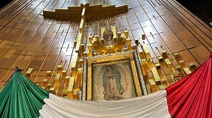 Las Coronas de la Virgen de Guadalupe en la Basílica: Invaluables, con Oro y Piedras Preciosas